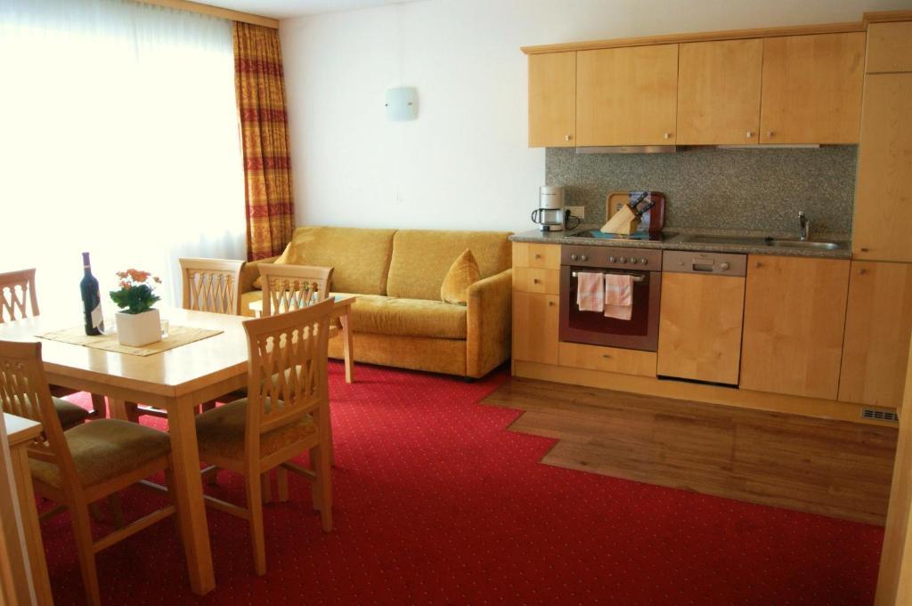 Falkner Appartement Resort لانغنفلد الغرفة الصورة